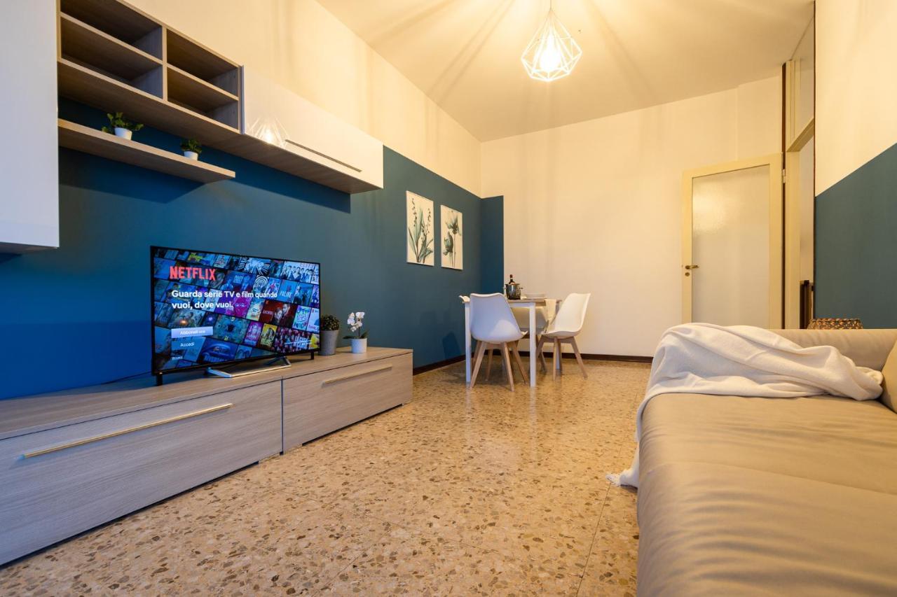 Blue Wave Apartment Arona - Lago Maggiore Exterior photo
