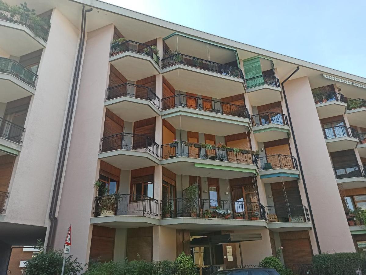 Blue Wave Apartment Arona - Lago Maggiore Exterior photo